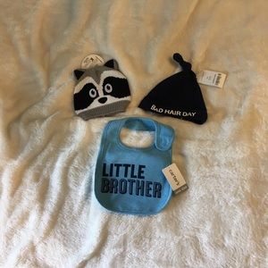 Accessories bundle 2 hats and bib